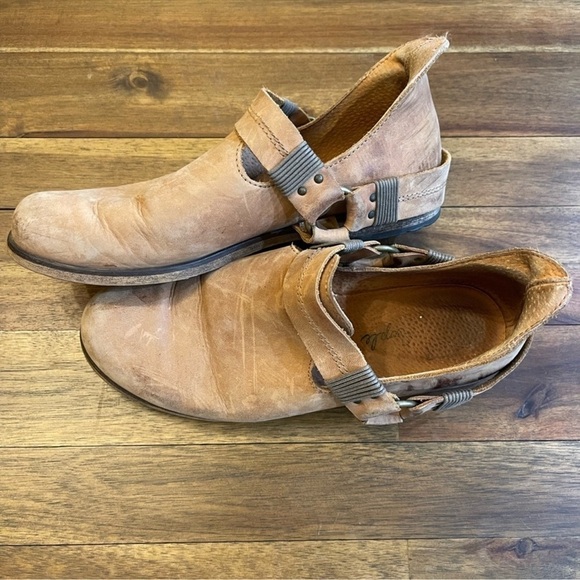 Free People Shoes - Free People Leather shoes